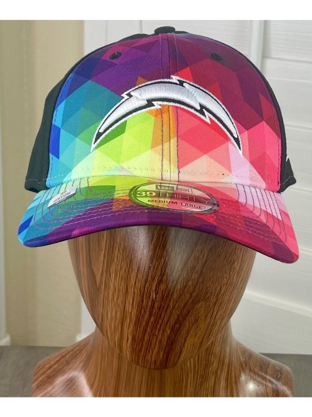 New Era 39Thirty NFL Los Angeles Chargers Crucial Catch Stretch/Flex Hat - M/L